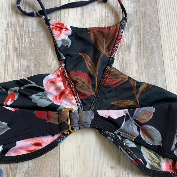 Beach Riot Bikini - Picture 3 of 8